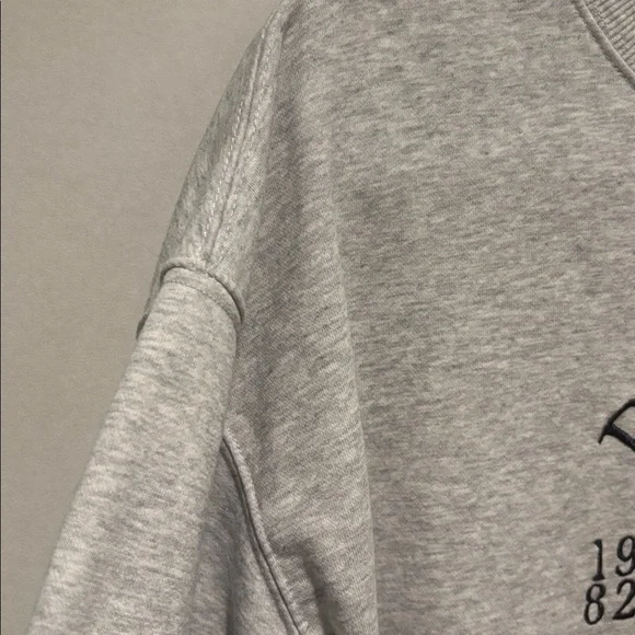 Cotton On - Women's Rhodes Graphic Boxy Crew Sweatshirt. Size Large. Grey. - Picture 6 of 16